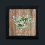Anpassningsbar Bridesmaid Brudens sida Gifts Green Minnesask<br><div class="desc">Lägg till din egen text som du vill för att anpassa den här fantastiska vattenfärgsillustrationen av Eucalyptus lövs och greenery. Idealisk bröllop-presentartikel för nylweder,  brudens sida,  bridesmaid,  maid of honor,  blomflicka,  mor av brud eller groom. Redigera texten till kostym.</div>