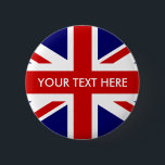 Anpassningsbar British Union Jack-knappar Knapp<br><div class="desc">Anpassningsbar British Union Jack knappar. Engelskt pride med UnionJack flagga. Förenade kungariket,  GB Underbar Storbritannien. Gör ert eget stift för Födelsedagsfest firande och nationella helgdag. Lägg till din egen namn,  roliga citat eller ordspråk.</div>