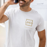 Anpassningsbar Business Corporate Logotyp Employee T Shirt<br><div class="desc">Befordra ditt företag på din t-shirt, vart du än går. Skapa din egen anpassningsbar märkt t-shirt med din egen logotyp. Utskriften kan placeras på framsidan, i fickan och baksidan. Genom att ta med sig säljfrämjande t-shirts med din logotyp på handelsevenemang och andra företagsevenemang kan du känna igen medlemmar i ditt...</div>