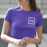 Anpassningsbar Business Corporate Logotyp Employee T Shirt<br><div class="desc">Befordra ditt företag på din t-shirt, vart du än går. Skapa din egen anpassningsbar märkt t-shirt med din egen logotyp. Utskriften kan placeras på framsidan, i fickan och baksidan. Genom att ta med sig säljfrämjande t-shirts med din logotyp på handelsevenemang och andra företagsevenemang kan du känna igen medlemmar i ditt...</div>
