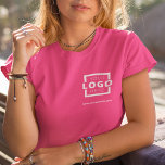 Anpassningsbar Business Corporate Logotyp Employee T Shirt<br><div class="desc">Befordra ditt företag på din t-shirt, vart du än går. Skapa din egen anpassningsbar märkt t-shirt med din egen logotyp. Utskriften kan placeras på framsidan, i fickan och baksidan. Genom att ta med sig säljfrämjande t-shirts med din logotyp på handelsevenemang och andra företagsevenemang kan du känna igen medlemmar i ditt...</div>