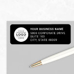 Anpassningsbar Business Logotyp Black Company Retu Returadress Etikett<br><div class="desc">Affärsrelaterade returetiketter med anpassningsbar har professionellens logotyp. Lägg bara till din logotyp till den runda vita platshållarbilden och anpassa dig med företaget namn och adress. Svartvit färg kan ändras.</div>