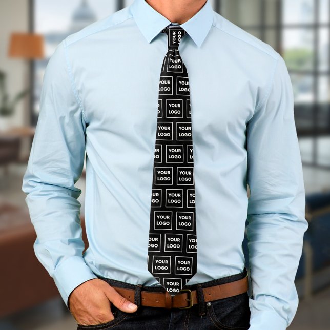 Anpassningsbar Business Logotyp Mönster på Black 2 Slips (Custom Business Logo Pattern on Black 2 Sided Neck Tie, worn)