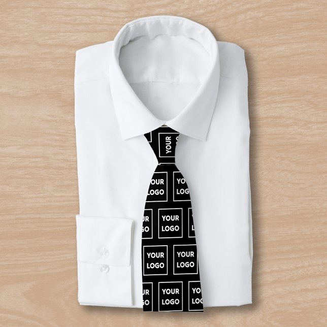 Anpassningsbar Business Logotyp Mönster på Black 2 Slips (Custom Business Logo Pattern on Black Neck Tie, tied, in situ)