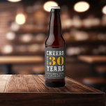 Anpassningsbar Cheers Milestone Birthday Ölflaska Etikett<br><div class="desc">Minneshögtid för en speciell födelsedag med de här fantastisk personlig-partierna föredrar öletiketter. Coolans rityta har "fuskar till XX år" i fetstil,  vit stil och gult. Lägg till tillfälle och datum under för en unik födelsedagsfest-keepé. Exempel som visas för ett 30års födelsedag party.</div>