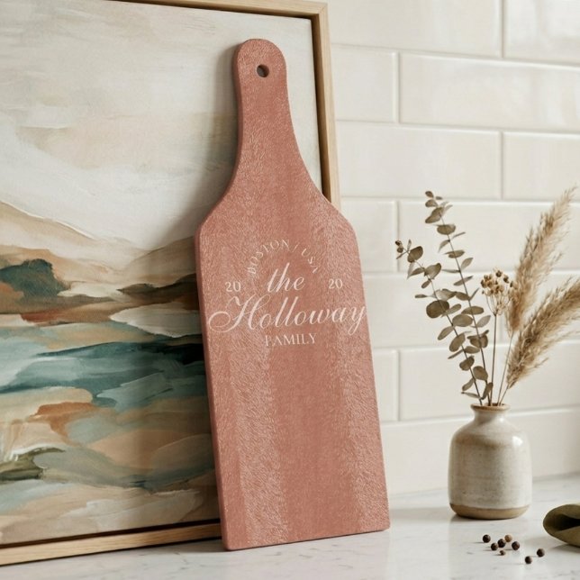 Anpassningsbar Elegant Skript efternamn Värdinna G (Custom Elegant Script Last Name Hostess Gift Cutting Board)