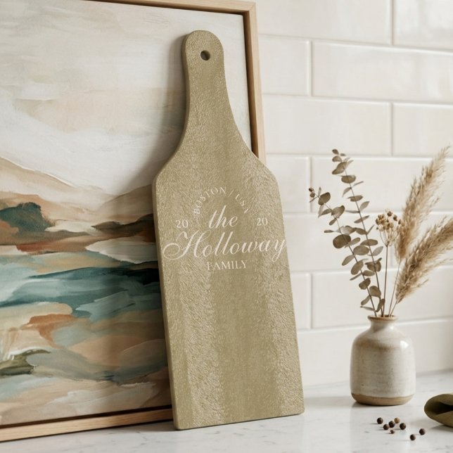 Anpassningsbar Elegant Skript efternamn Värdinna G (Custom Elegant Script Last Name Hostess Gift Cutting Board)