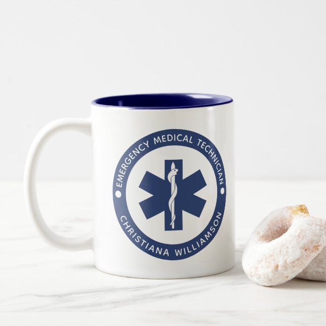 Anpassningsbar EMT Symbol Akut Medicinsk tekniker Två-Tonad Mugg (Med munk)