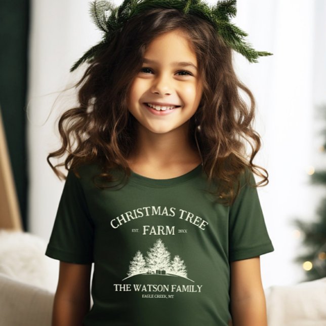 Anpassningsbar Familj Namn Julgran Farm Retro T Shirt (Skapare uppladdad)