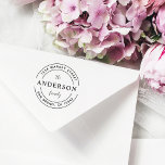 Anpassningsbar Family Namn | Rund Returadress av t Stämpel<br><div class="desc">Anpassningsbar Family Namn | Rund Returadress Rubber Frimärke efter invagning.</div>