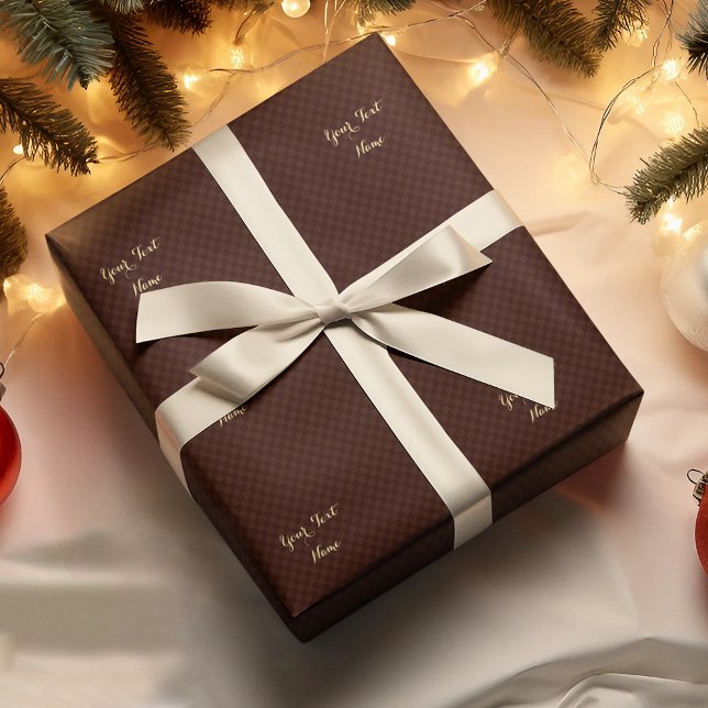 Anpassningsbar Faux Guld-skript Modern Brun check  Presentpapper (Custom Faux Gold Script Modern Brown Check Pattern Wrapping Paper)