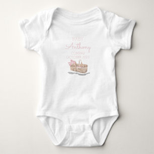 Anpassningsbar för Rosa av efternamn Baby Basket T Shirt