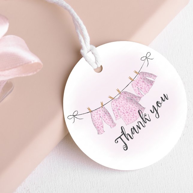 Anpassningsbar för Rosa av vattenfärg i Tacken Bab Gåvor Etiketter (Cute baby shower custom favor tag with pink clothesline. )