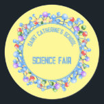 Anpassningsbar för Science Fair Atoms Molecules Pa Runt Klistermärke<br><div class="desc">Lita aldrig på en atom att de hittar på allt! Din anpassningsbar om dessa vetenskapliga tematiska rundklistermärken.</div>