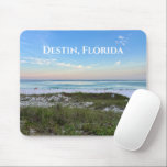 Anpassningsbar för vacker sotfoto med sockel musmatta<br><div class="desc">I den här pikonresque-strandmusslan finns ett kustfoto från Destin Florida med en fantastisk rosa och orange solnedgång som försiktigt berör havet vinkarare över sand och havsgräs. Snyggt vykort från din favoritsemester eller hemstad.</div>