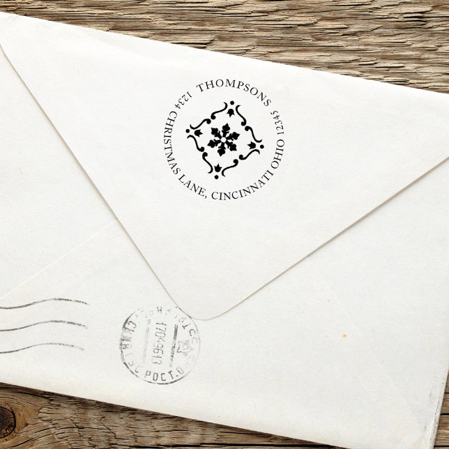 Anpassningsbar för vinterfamiljens Returadress Självfärgande Stämpel (Simple Christmas holiday self-inking stamp with a festive holiday snowflake emblem)