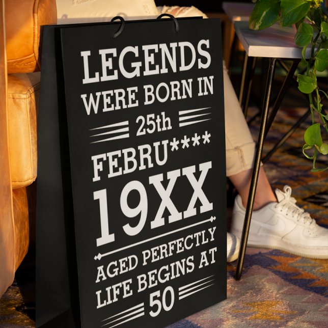 Anpassningsbar förklarades vid månatlig ålder (Skapare uppladdad)