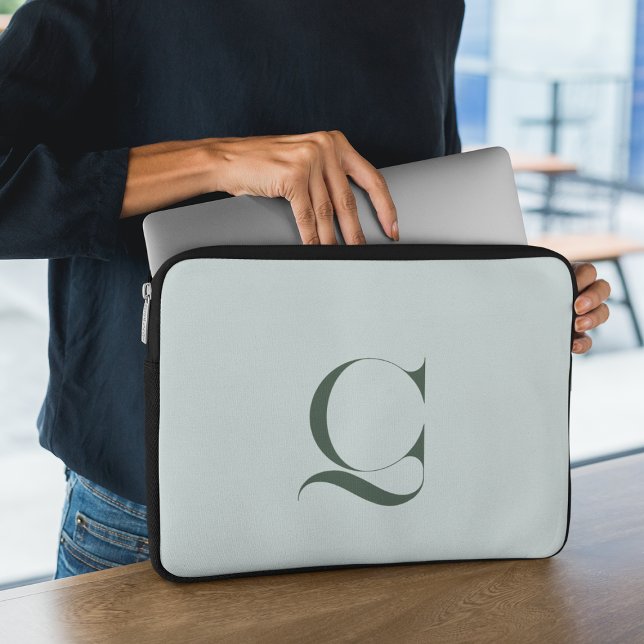 Anpassningsbar Första l Elegant Classy Grönt Monog Laptop Fodral (Skapare uppladdad)