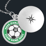 Anpassningsbar fotbollsspelare jersey Number Team  Berlockhalsband<br><div class="desc">Anpassningsbar fotbollsspelare jersey nummer team namn small round locket Necklace. Personligens sportgåva till fotbollsspelare,  fläkt och tränare. Grönt- eller anpassningsbarnas bakgrund färg. Sporty presenter för flicka,  syster,  dotter,  barndotter,  mamma,  vän,  lagkamrat osv. Finns på liten,  medelstor och stor storlek.</div>