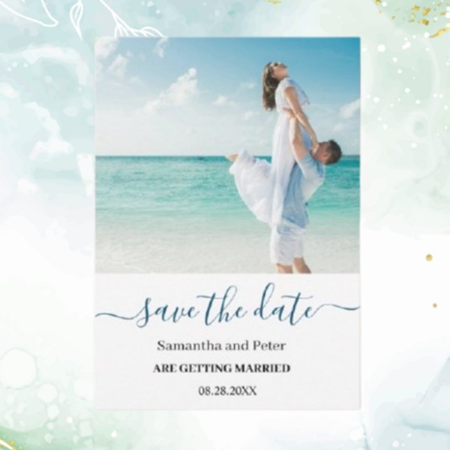 Anpassningsbar Foto Moden Beach Spara datum Inbjudningar (Announce your special day with a custom photo modern beach save the date invitation.  )