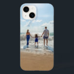 Anpassningsbar Fotofamilj<br><div class="desc">Anpassningsbar Photo Family iPhone 14 Fodral. Skapa ett unikt tillbehör och personlig för din iPhone 14 med ett foto av din familj på stranden i anpassadet fodral. Den här fodral är hållbar och tillförlitlig och ger det bästa skyddet samtidigt som du visar dina omhuldade minnen. Ladda bara upp din bild...</div>