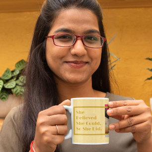 Anpassningsbar Fotoinspirationsgåvor för Gult av k Kaffemugg