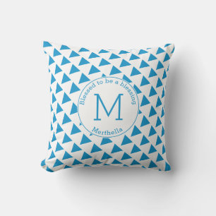 Anpassningsbar Geometric Triangles Monogram Blue W Kudde