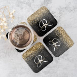 Anpassningsbar Glitter Black Gnistra Monogram Underlägg Papper Kvadrat<br><div class="desc">Anpassa enkelt eleganten på trendiget till kvadratns pappra underlägg designen med gnistrande glitter på söt guld på en svart,  borstad metallisk bakgrund.</div>