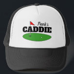 Anpassningsbar golfkaddithatt med namn keps<br><div class="desc">Personlig golfkaddithatt med spelare namn. Tillbehör till anpassningsbarna för golfer,  medarbetare,  instruktör,  pensionerad vän med mera. Utformning av grönt och flagga.</div>