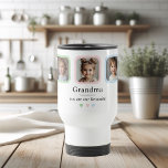 Anpassningsbar Grandma Photo Gift Resemugg<br><div class="desc">Ta med dig kärlek på resan med den här personligen mormor-resemuggen, med tre framtagna mordibarn-foton och det söta meddelandet: "Mormor, du är vår favorit." Perfekt för fulltecknade förmiddagar, roadtrips eller mysigt sippring i stil, dessa 15 oz behållor av rostfritt stål i mugg, gör att hon dricker varm och hennes fullt...</div>