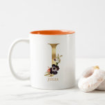 Anpassningsbar Guld Alphabet J Monogram | Blommigt Två-Tonad Mugg<br><div class="desc">Elegant och Modern Monogramdesign för alfabet i Guld. Med en guld-inledande J med orange-pumpa och höstlila blommor. Andra alfabet initialer finns i min butik. Klicka på länken "klicka för att anpassa ytterligare" om du vill ändra namn,  färg och teckensnittet stil i ditt eget stil.</div>