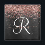 Anpassningsbar Guld Glitter Svarta Gnistran Monogr Magnet<br><div class="desc">Anpassa enkelt eleganten av trendig med magnet som ger söt ro guld mousserande glitter på en svart,  borstad metallisk bakgrund.</div>