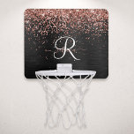 Anpassningsbar Guld Glitter Svarta Gnistran Monogr Mini-Basketkorg<br><div class="desc">Anpassa eleganten basketboll i trendig med guld ring med gnistrande glitter i söt ro på en svart,  borstad metallisk bakgrund.</div>