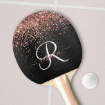 Anpassningsbar Guld Glitter Svarta Gnistran Monogr Pingisracket<br><div class="desc">Anpassa enkelt trendigets elegant pingpongpadlar som har söt ro guld mousserande glitter på en svart,  borstad metallisk bakgrund.</div>