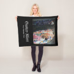 Anpassningsbar Gustav Klimt Död och berömd av liv Fleecefilt<br><div class="desc">Gustav Klimts död och liv (1910-1915),  berömd målning. gustav klimt,  klimt,  art nouveau,  blommigt,  äcklig klimt kyss,  kyss,  guld,  symbolism,  vintage,  klimt freyas tårar,  klimt livets träd,  kärlek,  bra konst,  kyss,  konsthistorik,  mästerverk. blommor,  konst,  mästare,  konstmästare,  vackra,  älskare,  romantik,  porträtt,  berömd,  golden,  trädgård,  färgstark,  romantisk,  ,  , </div>