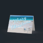 Anpassningsbar Hälsning Beach Starfish-julklapp Kort<br><div class="desc">Viktade strandade julkort med vinklad text för anpassningsbarna hälsning på framsidan. Två svältfiskar,  hänförda med prydnadsföremål,  dekorera hörnet över slät,  tropiskt sand och vågar vid kusten. Inuti anpassar du med hälsning och namnteckning även utskrivet över en strand och sandbild.</div>