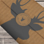 Anpassningsbar Hjort Head Stag Homemade Jerky-etik Runt Klistermärke<br><div class="desc">Vackra Kraft-etiketter inte bara för dina hemgjorda, underbara, rustiska märkre för helgdag ge, värdinna-gåvor, party favors etc. Anpassa den med din egen text! **Om du vill ändra texten användor du alternativet Anpassa. Om du vill ha mer omfattande textändringar, t.ex. ändringar av teckensnitt, teckensnitt färg eller storlek text och layout, väljer...</div>