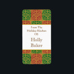 Anpassningsbar Holday Baking Red Grönt Fleur de Li Adressetikett<br><div class="desc">Anpassningsbar julklappsetiketter eller etiketter för bakning av presentrecept med gyllene brev på eleganten röd och grönt fleur-de-lis mönster. Klicka på Anpassa om du vill ändra typsnitt,  storlek och mer,  även spara av designen senare.</div>