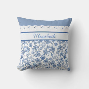 Anpassningsbar Indigo Blue and White Blommigt Faux Kudde