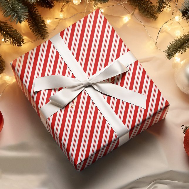 Anpassningsbar Jul Candy cane Red Rand Guld Presentpapper (Custom Christmas Candy Cane Red Stripes Gold Text Wrapping Paper)