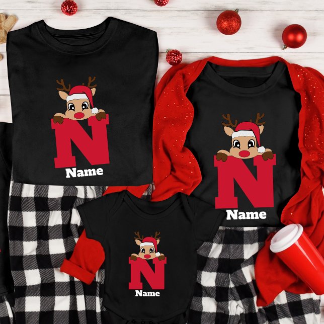 Anpassningsbar jul Monogram med Namn Funny Pajama T Shirt (Skapare uppladdad)