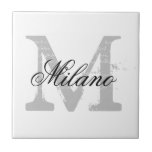 Anpassningsbar keramisk plattor av monogrammad ele kakelplatta<br><div class="desc">Anpassningsbar keramiskt plattor av monogrammad elegant. Klassmonogram med vintagens inledande brev och skripttext. Färg kan ändras.</div>