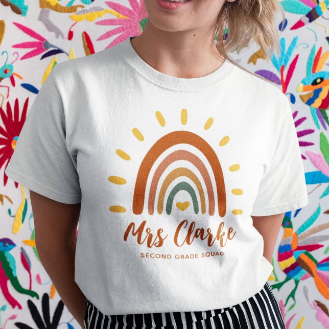 Anpassningsbar Lärare Namn Klass Boho Rainbow Sol T Shirt (Skapare uppladdad)