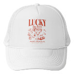 Anpassningsbar Las Vegas Bachelorette Party Person Keps<br><div class="desc">Fyll i ditt parti Las Vegas med vår "Lucky In Kärlek" Anpassningsbar Las Vegas Bachelorette Party Personlig Truckerkeps. Perfekt för att lägga till ett litet retro-kasinoflair till firande, det här är designat för att fånga upp upphetsningen hos din bach resa. Med lekfull inslag som pokerdice och drick motiv ser det...</div>