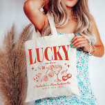 Anpassningsbar Las Vegas Bachelorette Party Person Tygkasse<br><div class="desc">Vi firar ert parti Las Vegas i stil med vår "Lucky in Kärlek" Anpassningsbar Las Vegas Bachelorette Party Personlig Tote Bag. Denna chic och mångsidighet till väskan är designad för att vara perfektens tillbehör till ditt speciella helg. Med en retro kasino-inspirerad design fångar den upphetsningen och roligten hos Vegas bach...</div>