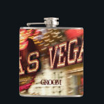 Anpassningsbar Las Vegas Bröllop Liquor Hip-kolv Fickplunta<br><div class="desc">Las Vegas Neon Light Bröllop Liquor Hip-kolv för Groom/Best Man/Groomsman eller vem som helst. Du kan anpassa/anpassa eller ta bort text om du vill. Du kan ändra teckensnittet,  färg,  textens storlek och ändra storlek på eller flytta bilden. Helt anpassade.</div>