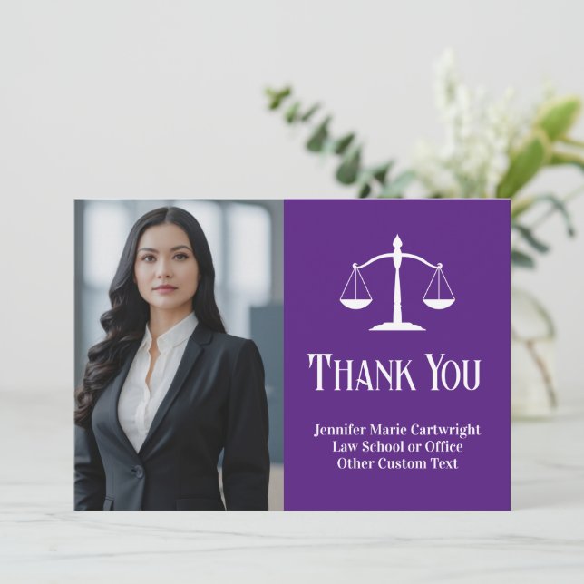 Anpassningsbar Law Office Lila White Lawyer Photo Tack Kort (Stående Fram)