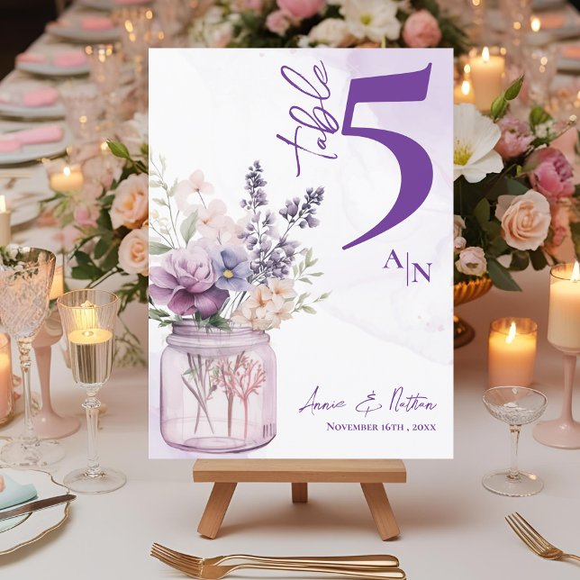 Anpassningsbar Lila Blommigt Monogram Bröllop Bord Tack Kort (Monogram Purple Floral Frame Wedding Table Number)