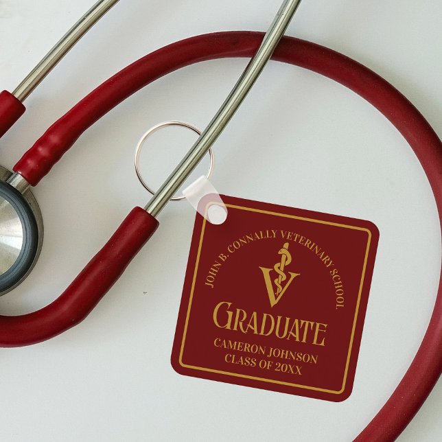 Anpassningsbar Maroon Guld Veterinary School Stude Nyckelring (Skapare uppladdad)
