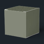 Anpassningsbar - minimalistisk Moss-favoritruta me Presentaskar<br><div class="desc">Denna minimalistiska favör för gröntar ger hur som helst elegans och artighet. Dess mjuka projektionsyta avslutar på sidorna och kontrasterar på ett vackert sätt med ett spräckt grönt-lock, som lägger till en subtil texturaccent som höjer hela presentationen. Oavsett om du planerar en bröllop, organiserar en företagsgala, förbereder dig för en...</div>